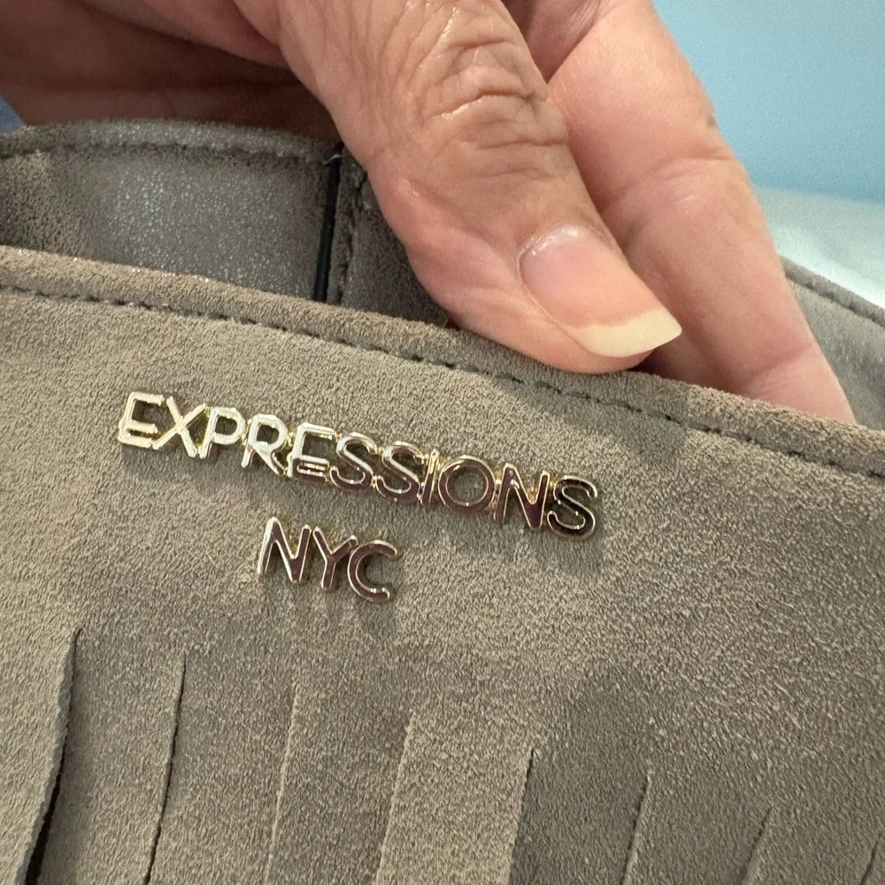 Elegant Expressions NYC Gray Fringe Crossbody Bag - Picture 3 of 5